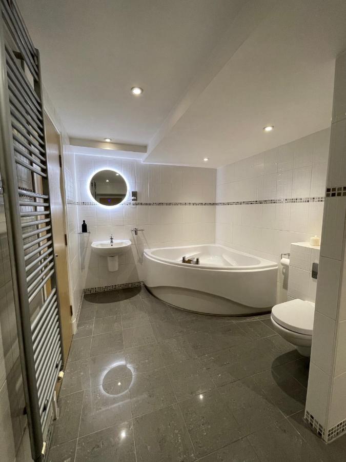 יורק Vikings Duplex Apartment City Centre With Free Parking מראה חיצוני תמונה