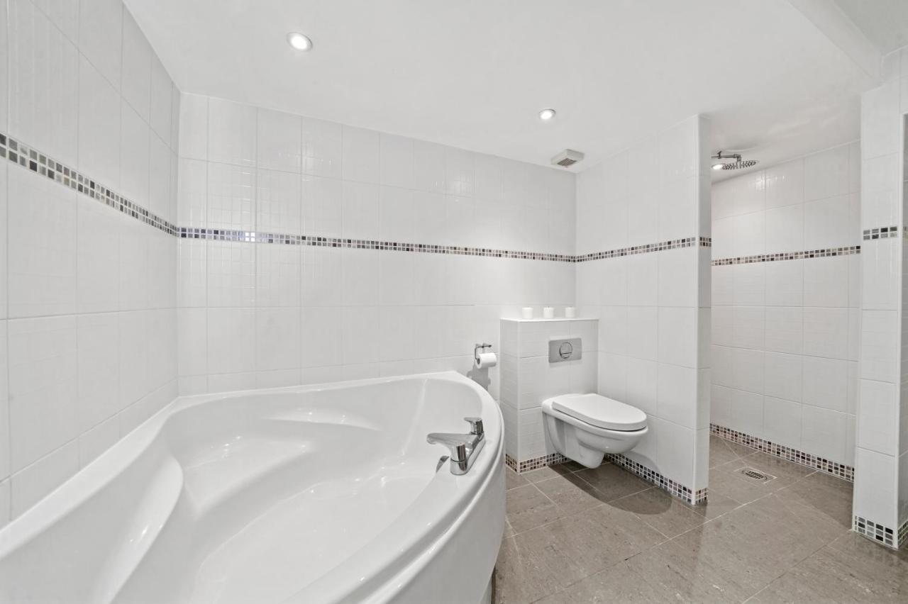 יורק Vikings Duplex Apartment City Centre With Free Parking מראה חיצוני תמונה